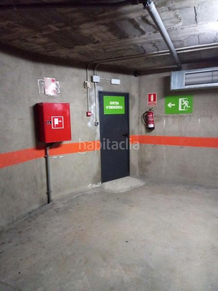 Foto 6467bbc8-ca2c-4e37-b435-353cf5d839be. Posto auto in carrer de la riera de bugantó 5 in Palau Girona
