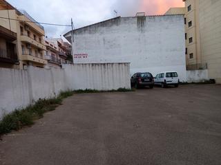 Terreny residencial a Carrer figueres 6. 328 m2 per edificar al llançà