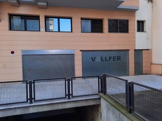 Location Parking voiture dans Carrer marques de caldes de montbui, 122 122. Magatzem logstic i/o garatge privat