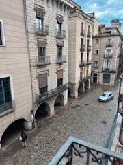 Location Appartement  Plaça del vi. Pis de temporada 3 habts, recentment reformat