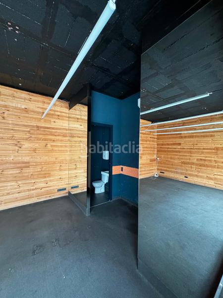 Foto 8a0d0e6c-a2b8-484b-a109-ef2da2d75d91. Location local commercial dans carrer de bernat boades 23 dans Girona