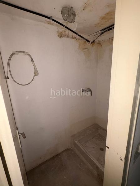Foto 4df47e74-5d9f-4b64-85f6-bd9ca0dff506. Alquiler local comercial local a l'eixample amb distintes possiblitats en Girona
