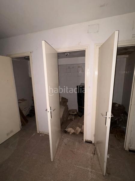 Foto 7d31301b-2356-4db0-9522-55d307f7c68d. Alquiler local comercial local a l'eixample amb distintes possiblitats en Girona