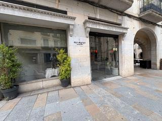 Transfer Business premise  Plaça del vi. Traspàs de negoci al cor de girona