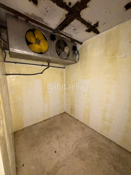 Foto c213e902-998d-43c5-99b1-b67c436e9d8e. Local comercial /botiga sense trapàs en Girona