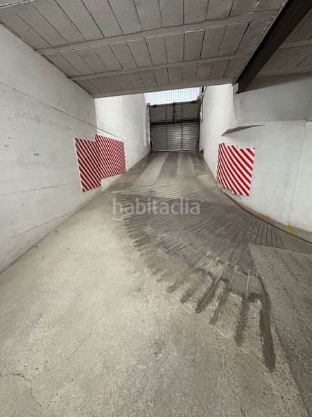 Foto b37ce15a-7c65-4531-a301-2f45918ec761. Aparcament cotxe a Eixample Sud-Migdia Girona