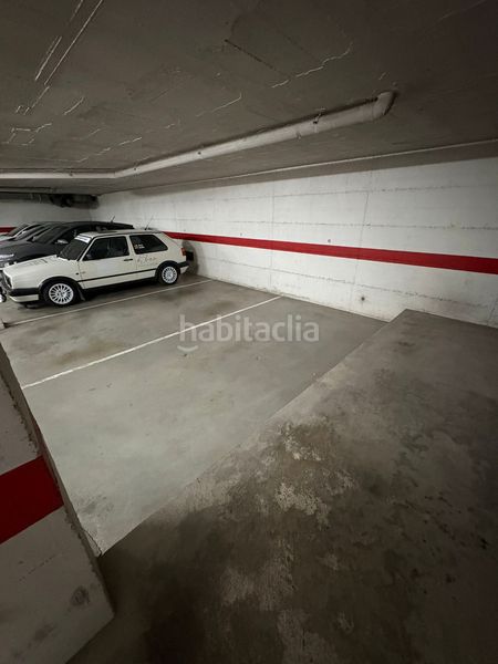 Foto fd187131-f2d3-4450-9ab0-8e634127a170. Aparcament cotxe a Eixample Sud-Migdia Girona