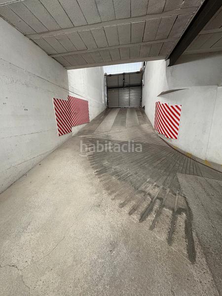 Foto b37ce15a-7c65-4531-a301-2f45918ec761. Autoparkplatz in Eixample Sud-Migdia Girona