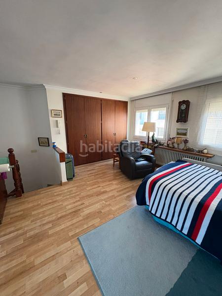 Foto f208fffe-2f8c-4302-a961-8d27b2f414c9. Maison jumelée avec chauffage parking dans Eixample Sud-Migdia Girona