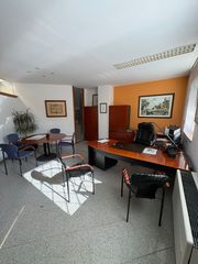 Location Local commercial  Carrer de la rutlla. Local en lloguer l'eixample de girona