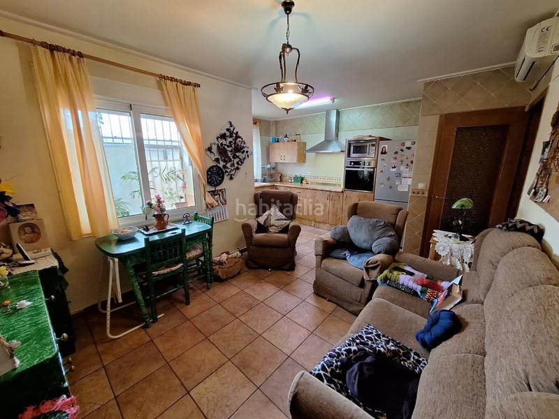 Foto 1daedda6-93c6-4f85-859f-4faf5afdef5a. Reihenhaus mit parking in Cárcer