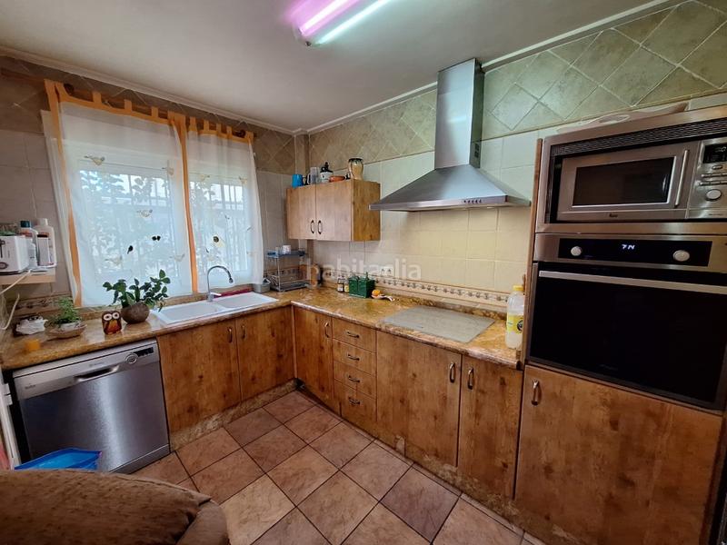 Foto defa5e6c-a704-479e-8d22-c280049dc79d. Reihenhaus mit parking in Cárcer