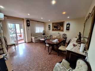 Appartement  N/a. Primer piso con ascensor y con un garajelocal de 230 metros cuad