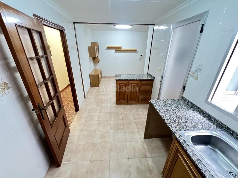 Foto 7543e555-c7ac-4c7b-881d-76e8f9896347. Piso  4 habitaciones venta en Pere Crespí Alzira