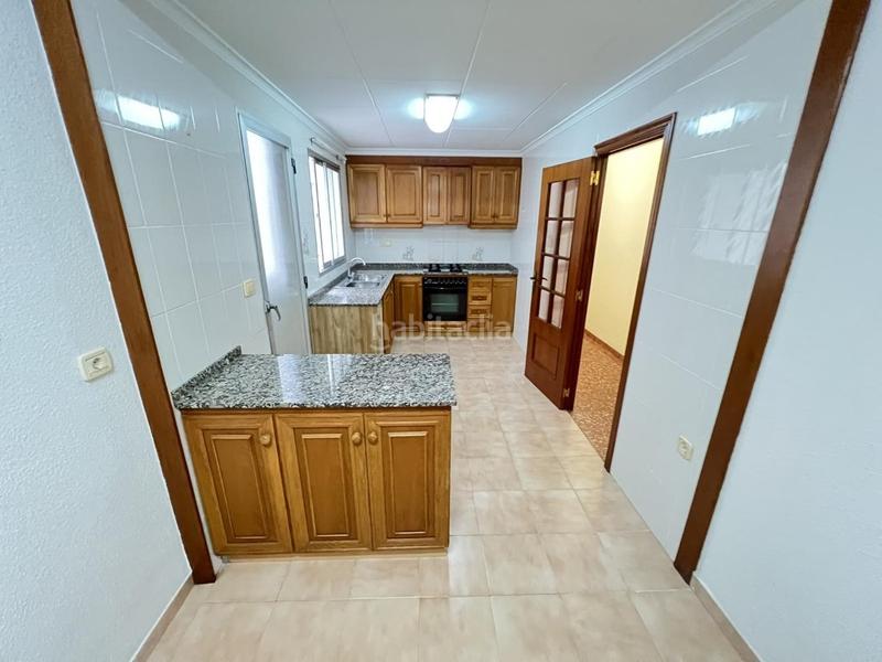 Foto af435485-d27c-4a74-90a3-4214e2da45ee. Piso  4 habitaciones venta en Pere Crespí Alzira
