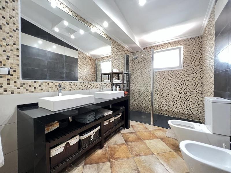 Foto 5d18c6a3-ee20-43be-84b8-5c53a69b50c9. Chalet mit parking pool in Urbanitzacions i Pedanies Nord Alzira