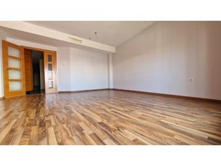 Pis  N/a. Excelente piso en carcaixent de 3 dormitorios y 2 baños.