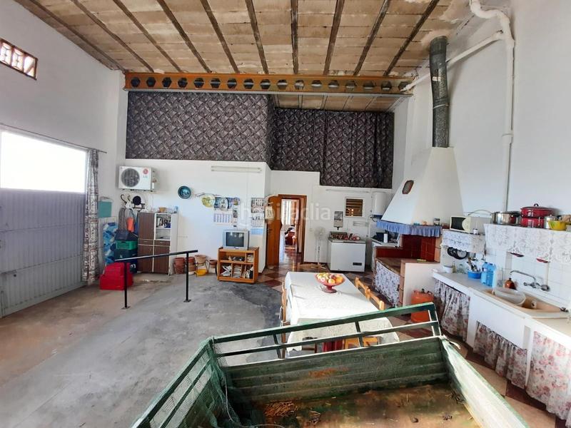 Foto 28fed31f-a49e-426a-bbb9-4fce05421355. Casa excelente casa chaflán muy amplia con garaje y terraza en Tous