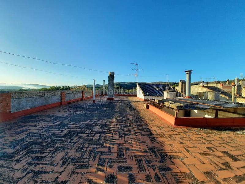 Foto 67632b70-bf3f-464b-9892-29bceaa87f4a. Casa excelente casa chaflán muy amplia con garaje y terraza en Tous