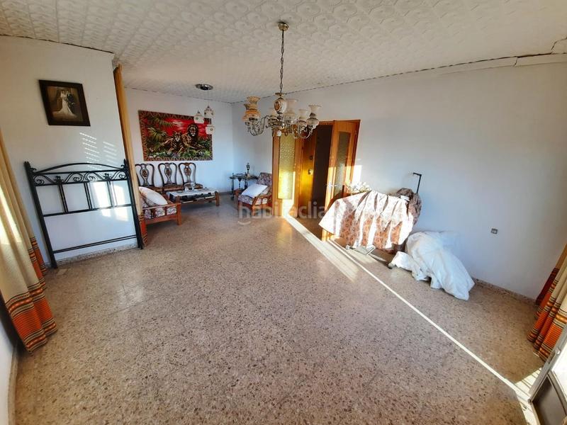 Foto 7a8751a6-a0e3-4077-91cf-28e925e42db7. Casa excelente casa chaflán muy amplia con garaje y terraza en Tous