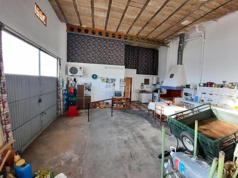 Foto a3cbe80a-99f2-42de-9f0f-7cda7d214325. Casa excelente casa chaflán muy amplia con garaje y terraza en Tous