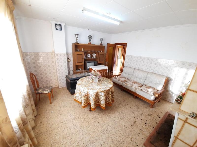 Foto c13a5c4a-ede9-4923-928e-2909ef9d5d19. Casa excelente casa chaflán muy amplia con garaje y terraza en Tous