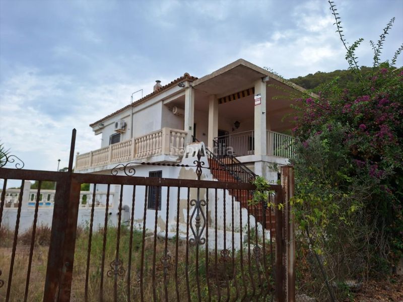 Foto 32a950fc-5dd3-4230-98f7-2214254d9e3c. Casa amb piscina a Corbera