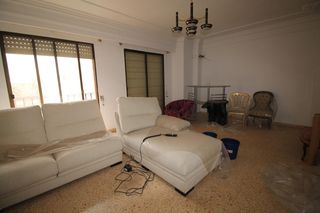 Flat in Carlet. Piso grande con plaza aparcamiento