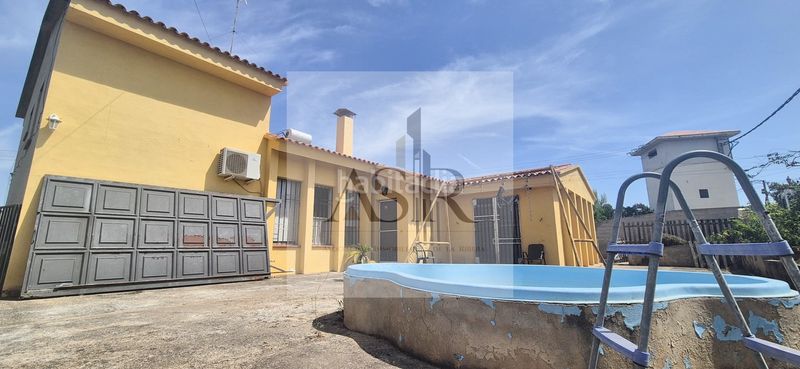 Foto f7a92c78-ca54-4aa9-8b6a-153652e21e48. Casa amb piscina a Alginet
