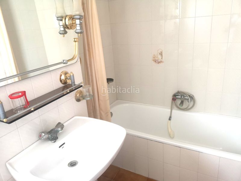 Foto bd4fb9dc-e7f1-40ec-99ec-1fb62e0415e8. Casa adossada a Benimuslem
