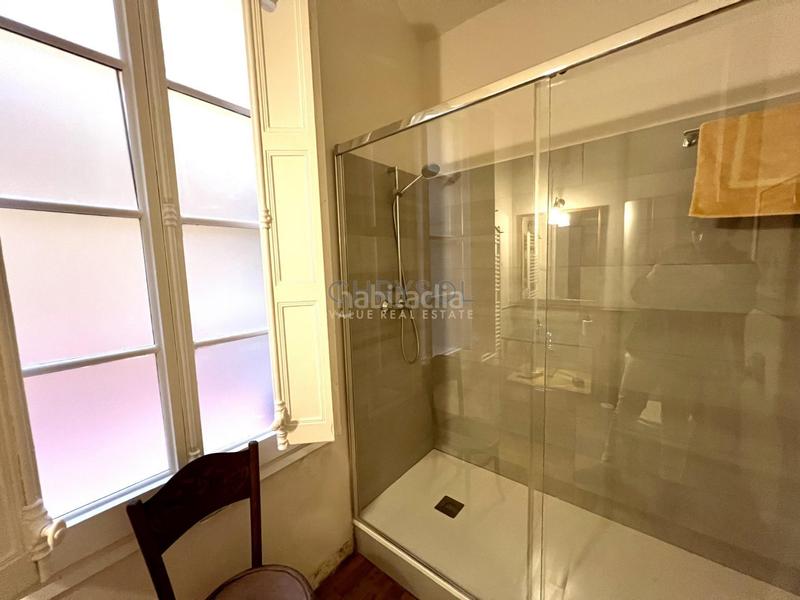 Foto b46d9a32-e81f-43d2-b0c4-0a72f640110e. Piso espectacular principal con gran terraza en venta. en Barcelona