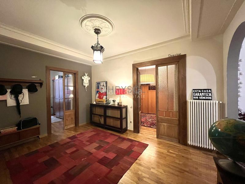 Foto c5a307d8-b527-4ccc-a7dd-0122adce2136. Piso espectacular principal con gran terraza en venta. en Barcelona
