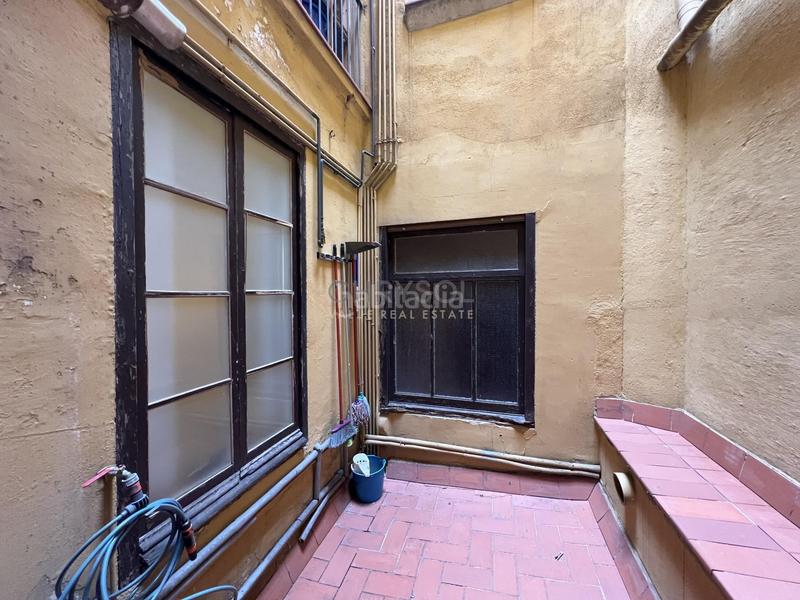 Foto cde022f9-731d-47b8-affb-72d3c415b39f. Piso espectacular principal con gran terraza en venta. en Barcelona