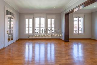 Pis  Calle consell de cent. Vivienda exclusiva en una zona privilegiada, el quadrat dor.