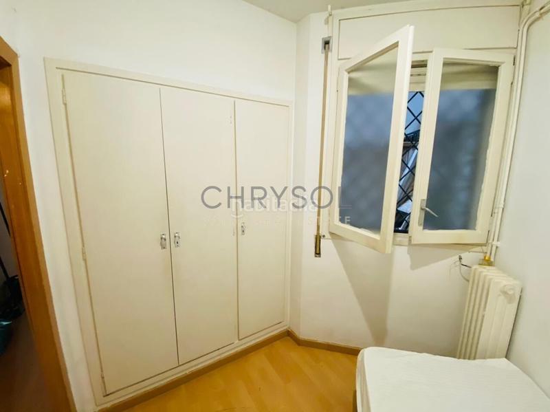 Foto d60fe3ba-991c-4c8e-bc85-9f6e9c2bf509. Piso  en venta a reformar. en Fort Pienc Barcelona