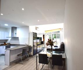 Etagenwohnung  Carrer casanova. Encantadora vivienda reformada junto a gran via  alta, luminosa