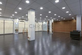 Office space  Calle comte borrell. Oficina de 300 m en pleno eixample esquerra  ideal para negocio