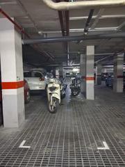 Location Parking voiture  Calle de la indústria. Parking en alquiler doble.