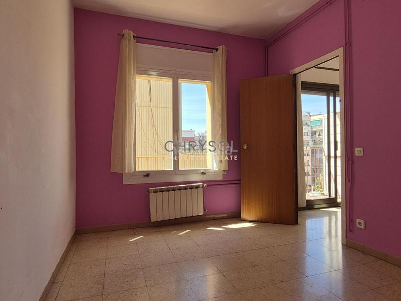 Foto 1a946ae6-cbc4-4049-bb8d-529238d94040. Piso  a reformar en venta. en La Nova Esquerra de l´Eixample Barcelona