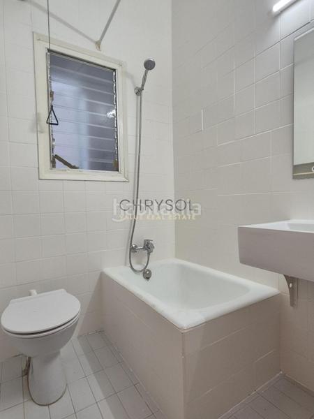 Foto 2254db50-1684-4fbc-8407-8218844e09bd. Piso  a reformar en venta. en La Nova Esquerra de l´Eixample Barcelona