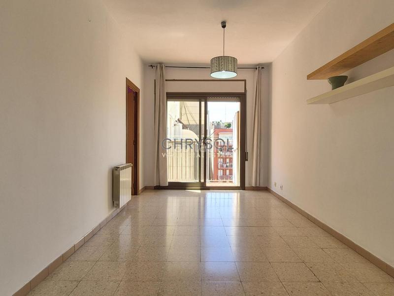 Foto 31bfb459-949d-475c-ac1c-13b449be17f8. Piso  a reformar en venta. en La Nova Esquerra de l´Eixample Barcelona