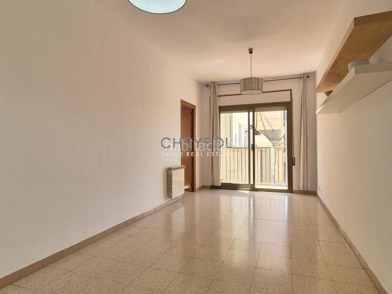 Foto 40984672-73a6-48ec-92ab-fe1cc56a1b20. Piso  a reformar en venta. en La Nova Esquerra de l´Eixample Barcelona