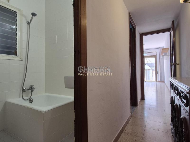 Foto 5e248885-e2ca-4a7c-9f26-45042144d53c. Piso  a reformar en venta. en La Nova Esquerra de l´Eixample Barcelona