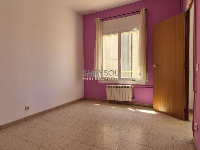 Foto 7eb31bce-89a4-48cb-b2df-8fe315fe89b6. Piso  a reformar en venta. en La Nova Esquerra de l´Eixample Barcelona