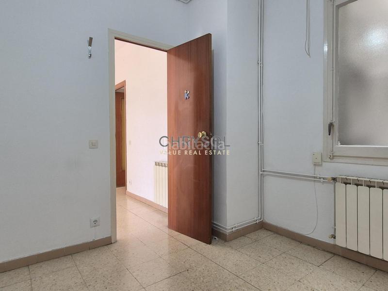 Foto dc5c3bcc-ad48-483c-870a-69903880375d. Piso  a reformar en venta. en La Nova Esquerra de l´Eixample Barcelona