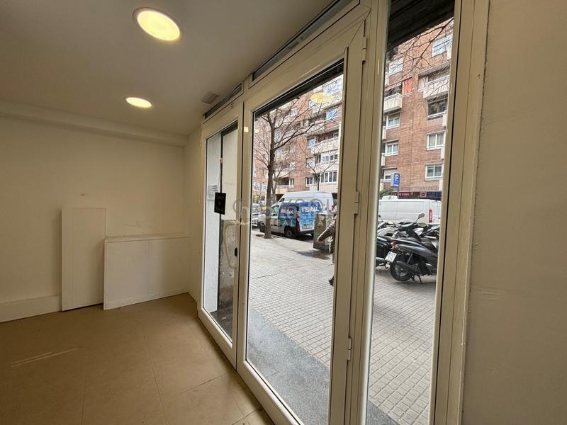 Foto 1df615f9-5c92-4400-bf52-52b35982b9ab. Local comercial  diáfano en zona prime junto al hospital clínic. en Barcelona