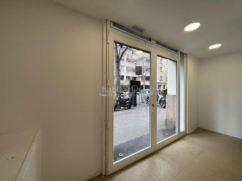Foto 1fcf0926-c635-4d65-b628-cae0830fd00e. Local comercial  diáfano en zona prime junto al hospital clínic. en Barcelona