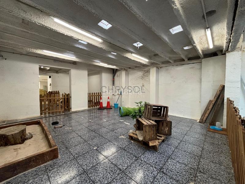 Foto 430ef9fc-b29f-4805-827b-eb2a60bbd92e. Local comercial  diáfano en zona prime junto al hospital clínic. en Barcelona