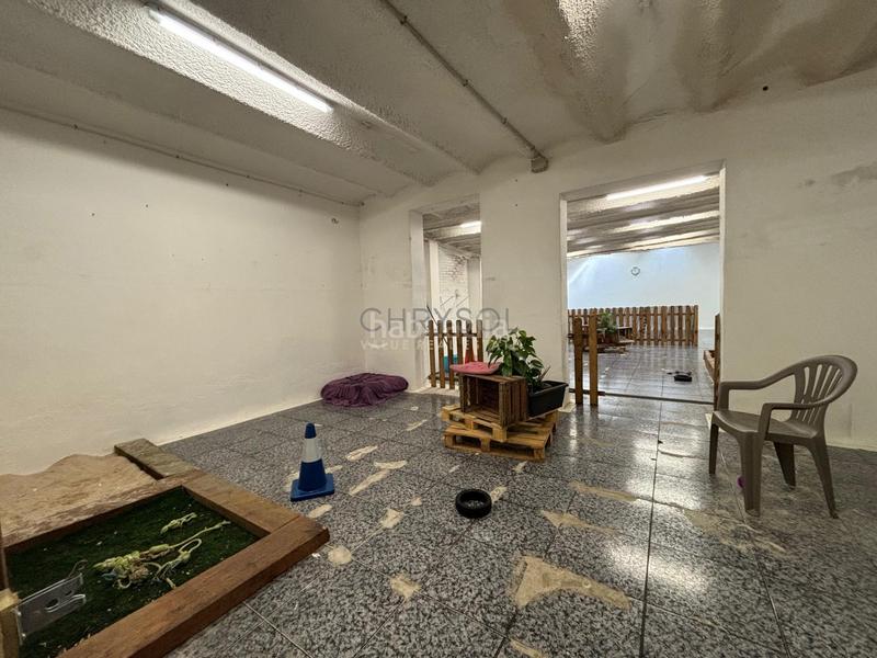 Foto 482f1e1b-9dc0-43e7-82d0-52516d084796. Local comercial  diáfano en zona prime junto al hospital clínic. en Barcelona