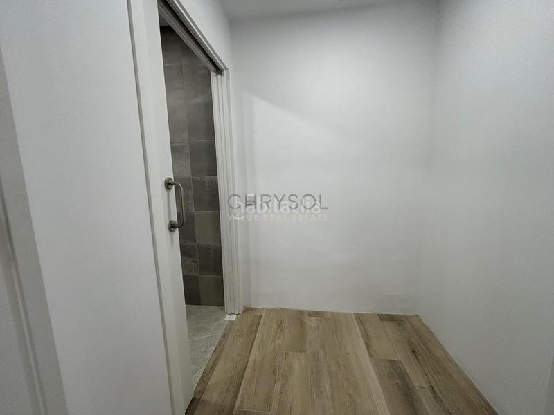 Foto 4d30f48d-b999-474f-9df1-924b0633659a. Local comercial  diáfano en zona prime junto al hospital clínic. en Barcelona